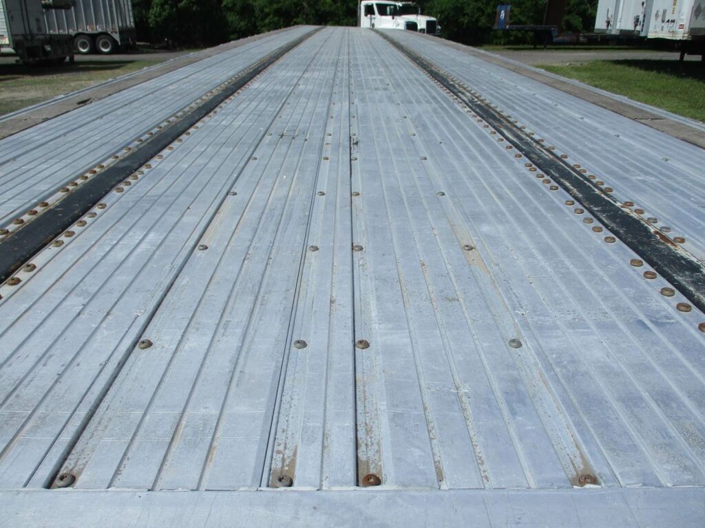 2020 UTILITY 53X102 COMBO FLATBED WITH REAR SLIDING AXLE