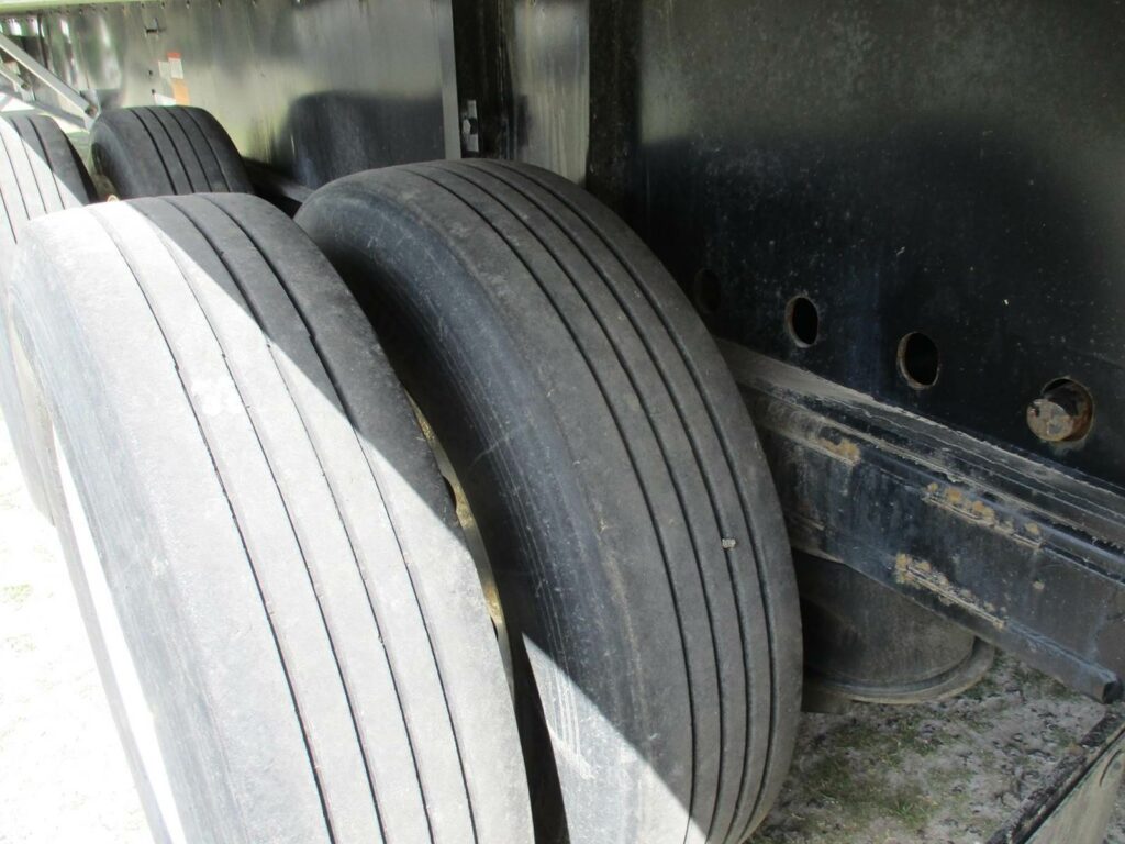 2020 UTILITY 53X102 COMBO FLATBED WITH REAR SLIDING AXLE