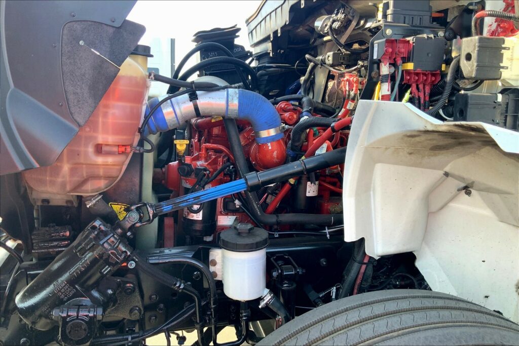 2020 CUM MV607 Medium Conventional