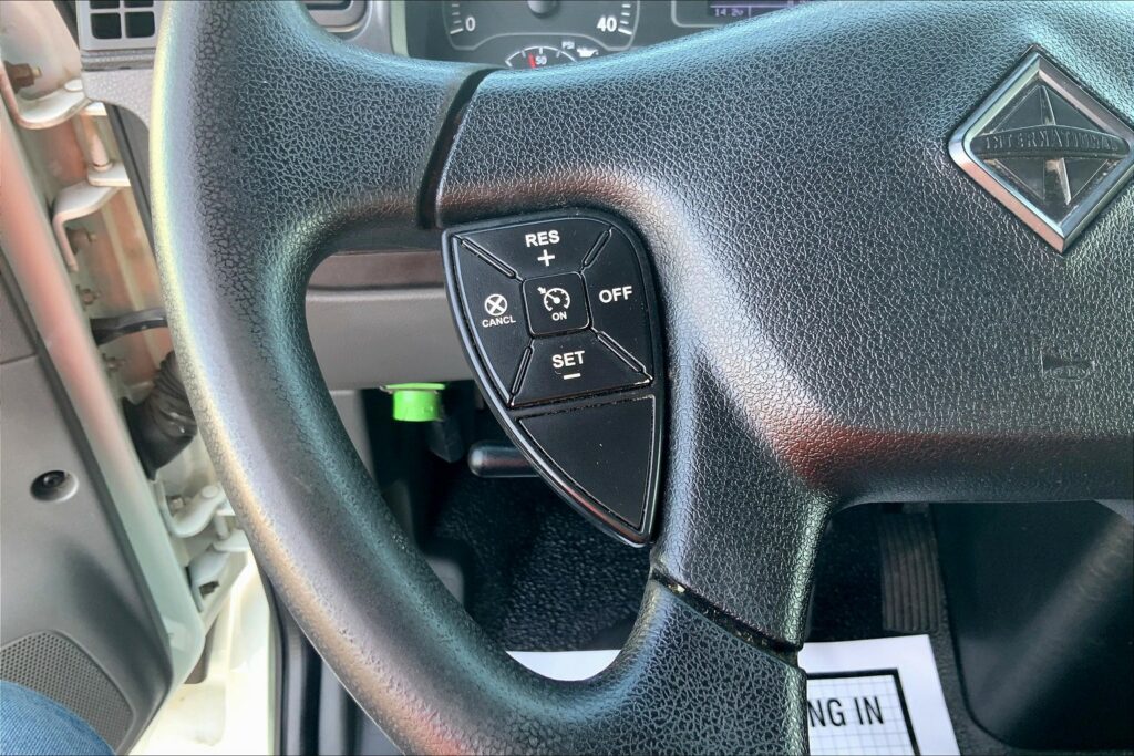 2020 CUM MV607 Medium Conventional