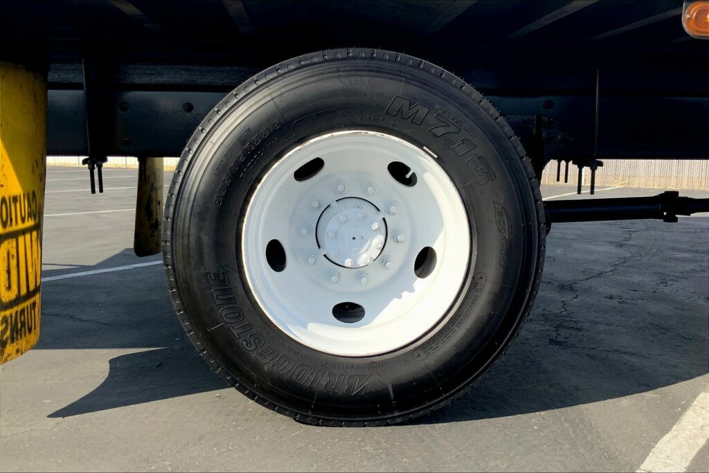 2020 CUM MV607 Medium Conventional