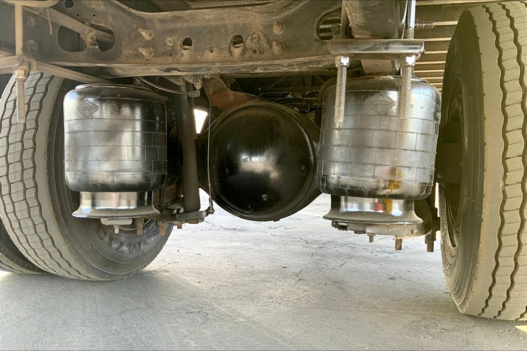 2020 CUM MV607 Medium Conventional