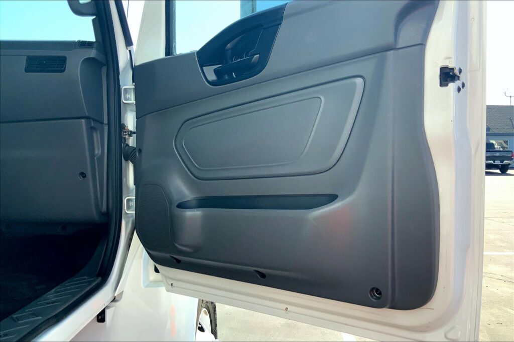 2020 CUM MV607 Medium Conventional