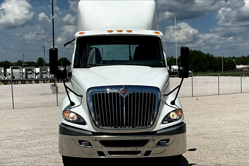 2019 INT RH613 4×2 Day Cab