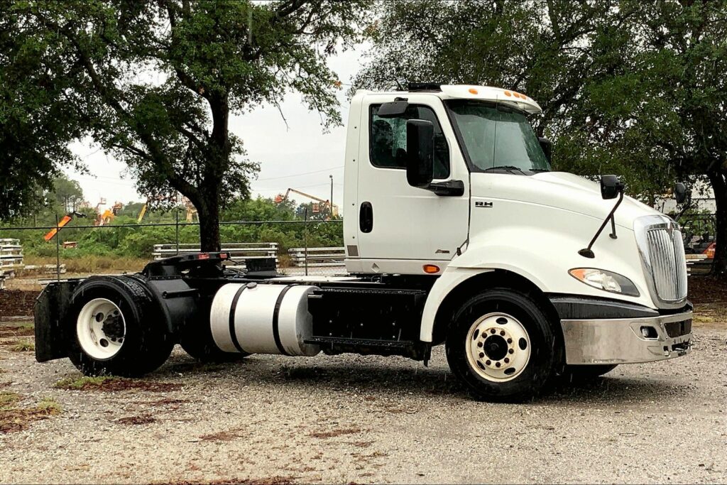 2019 INT RH613 4×2 Day Cab