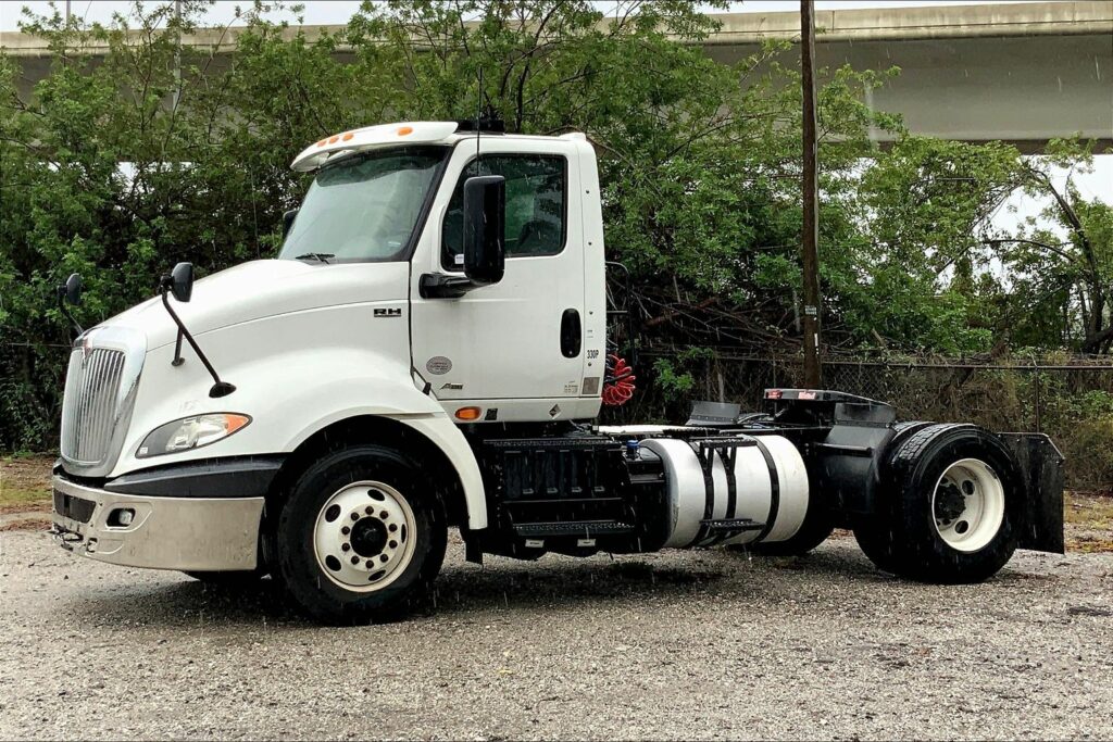 2019 INT RH613 4×2 Day Cab