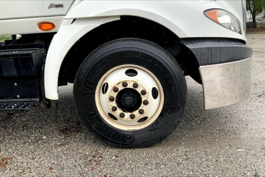 2019 INT RH613 4×2 Day Cab