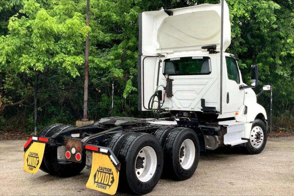 2020 CUM LT625 6×4 Day Cab