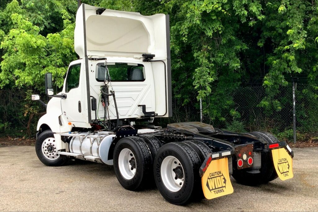 2020 CUM LT625 6×4 Day Cab