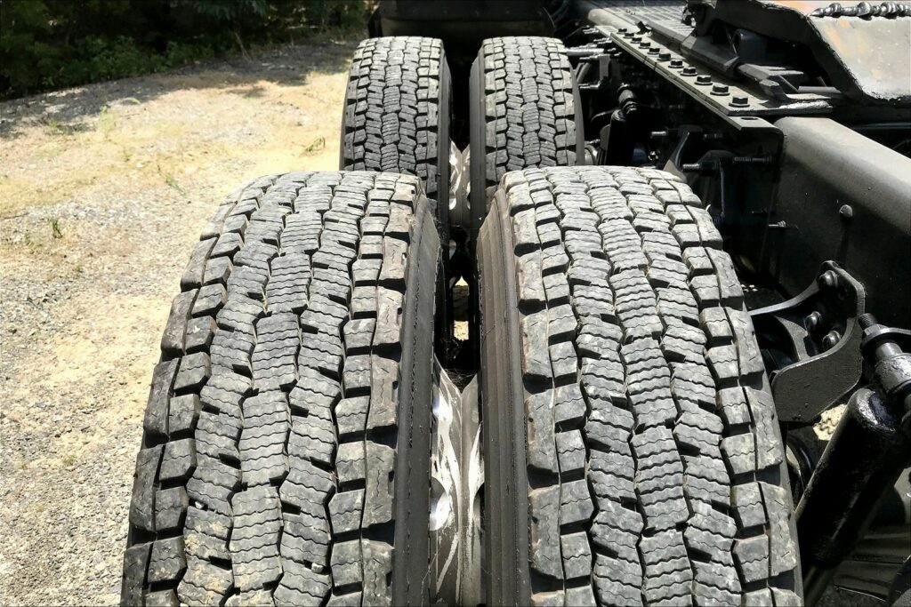 2021 CUM LT625 6×4 Sleeper