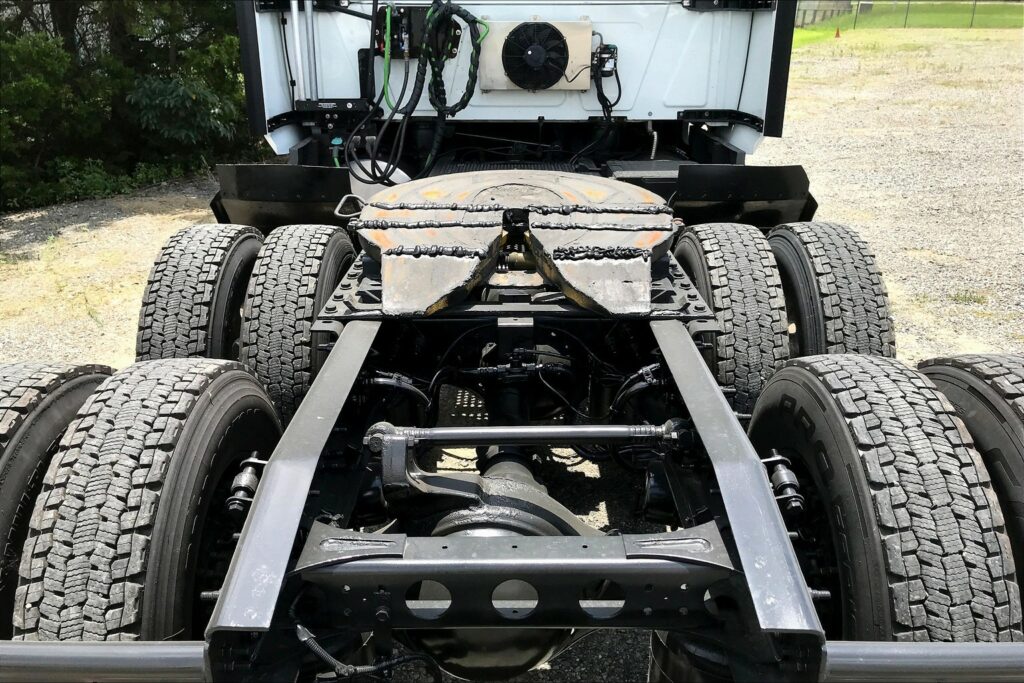 2021 CUM LT625 6×4 Sleeper