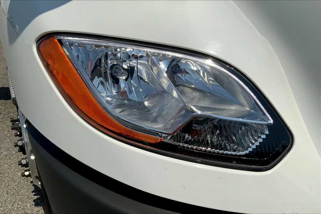 2021 CUM LT625 6×4 Sleeper