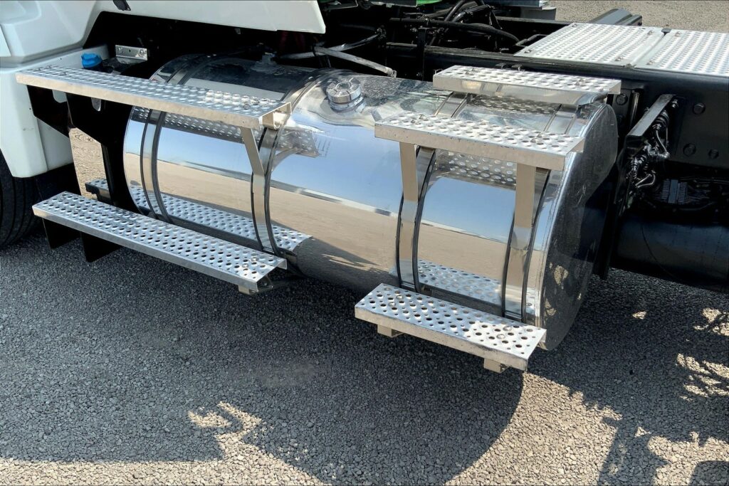 2020 CUM LT625 6×4 Day Cab