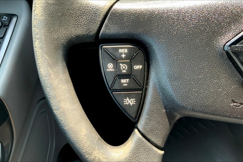 2023 CUM LT625 6X4 Sleeper