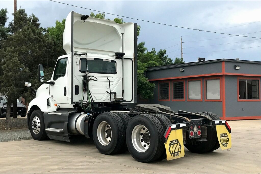2021 INT LT625 6×4 Day Cab