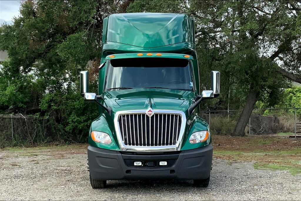 2021 INT LT625 6×4 Sleeper