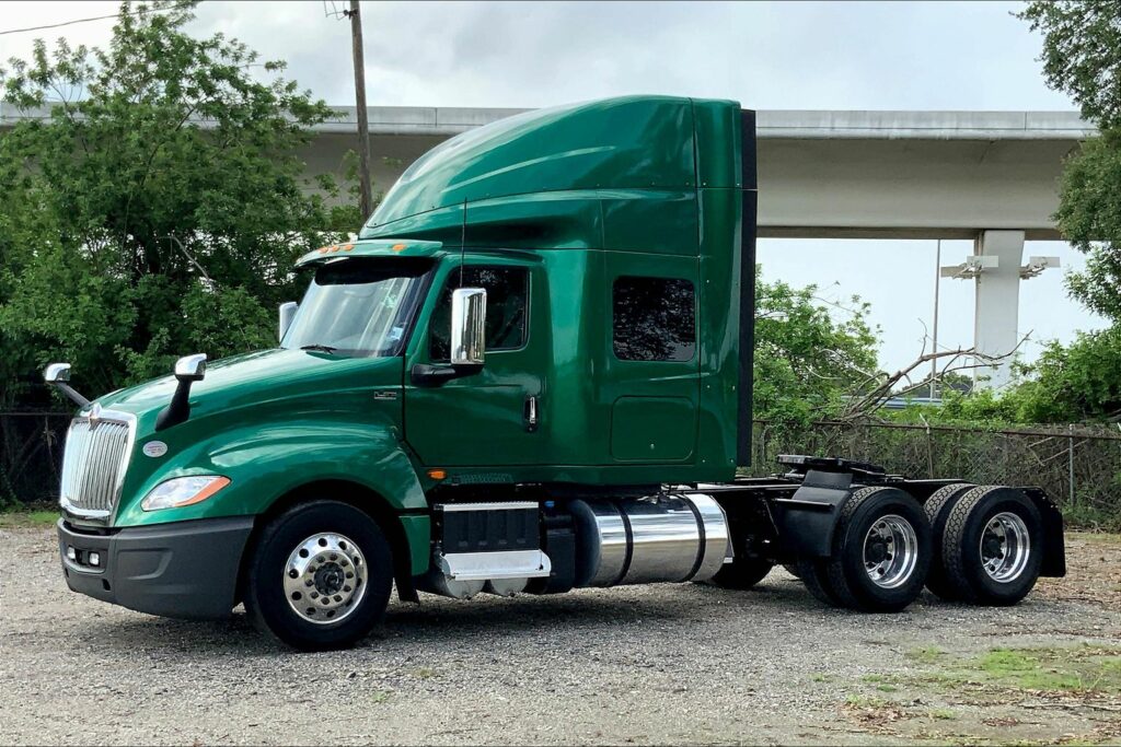2021 INT LT625 6×4 Sleeper