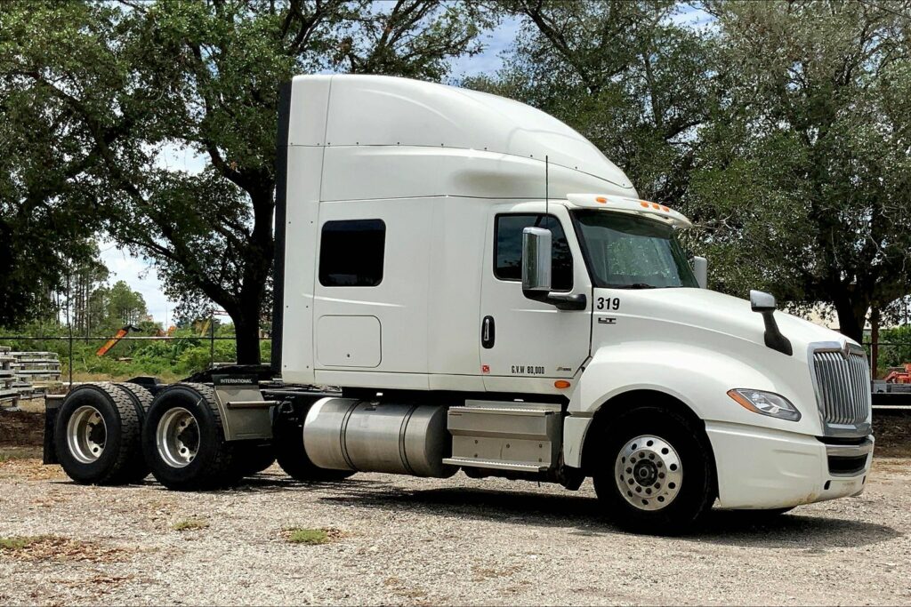 2023 INT LT625 6×4 Sleeper