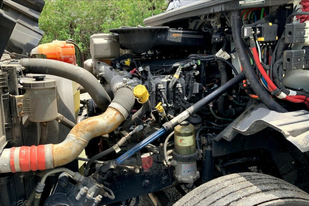 2023 INT LT625 6×4 Sleeper