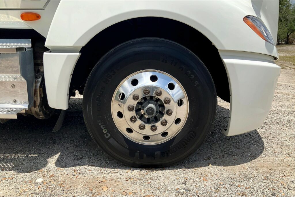 2023 INT LT625 6×4 Sleeper