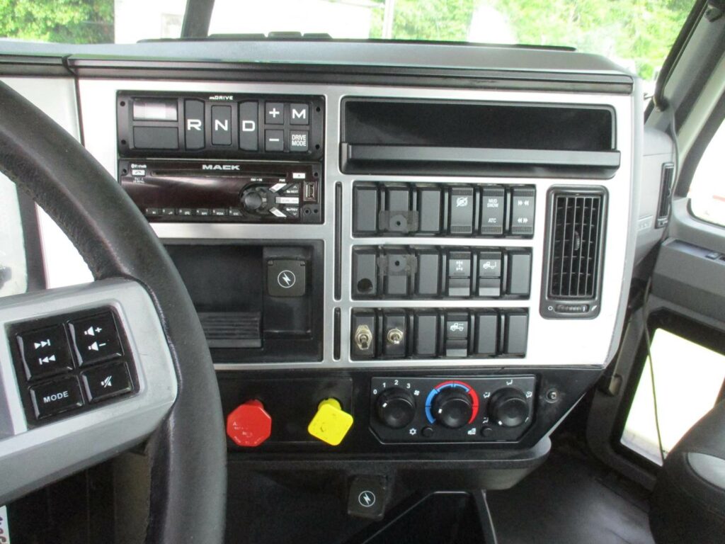 2019 Mack Pinnacle CHU613