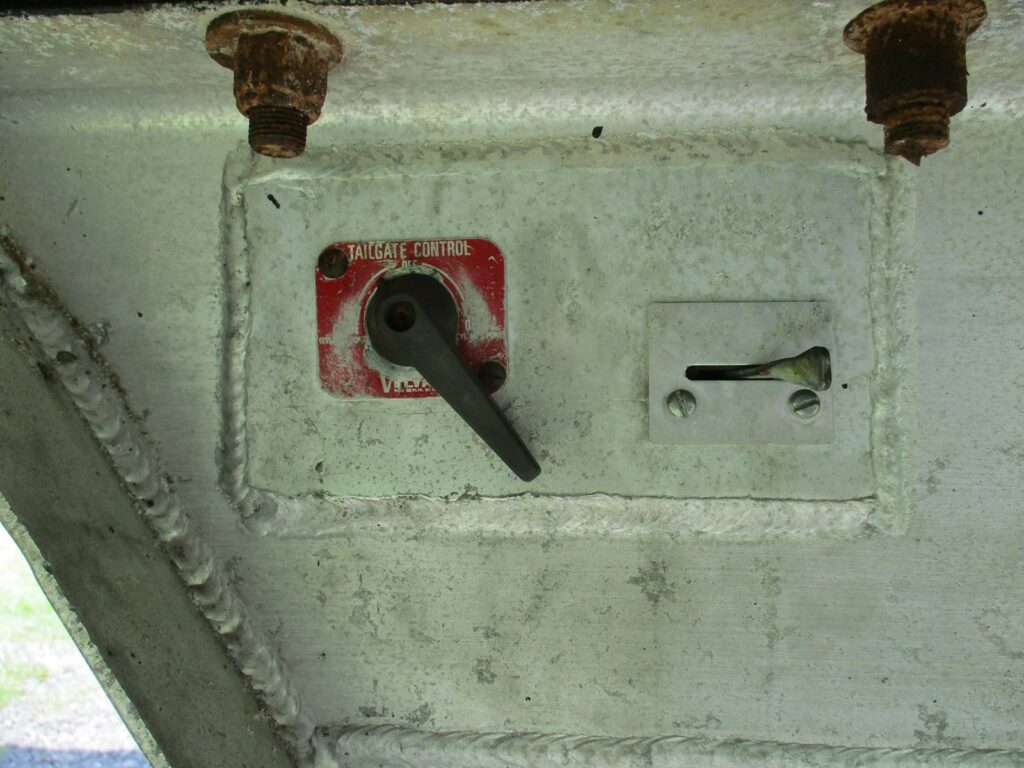 1998 Dorsey 37X96X60 STEEL FRAMELESS END DUMP