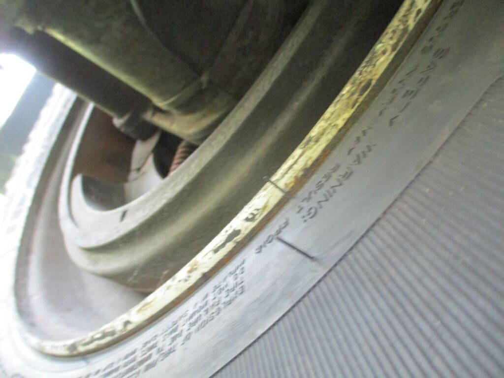 2010 Benson 48X102 ALUMINUM SPREAD AXLE FLAYBED