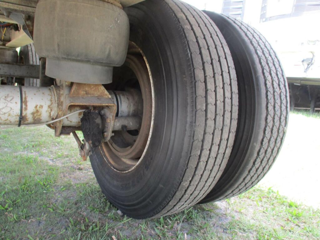 2010 Benson 48X102 SPREAD AXLE ALUMINUM FLATBED