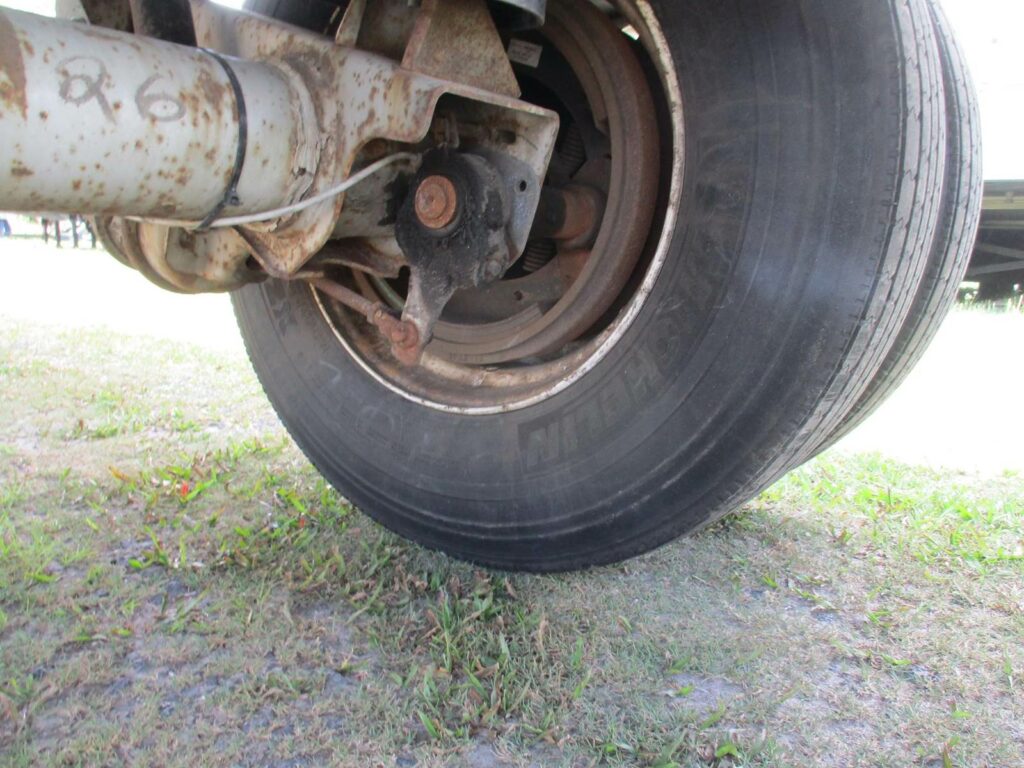 2010 Benson 48X102 SPREAD AXLE ALUMINUM FLATBED