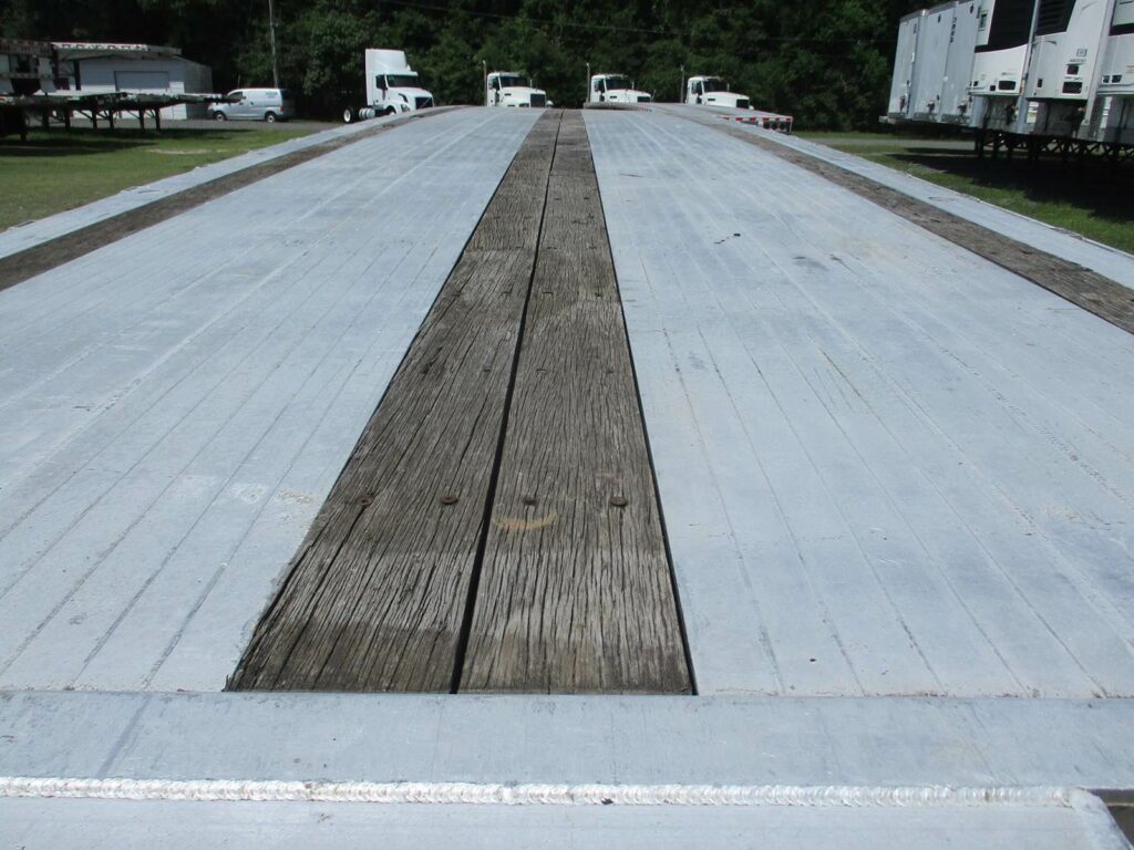2010 Benson 48X102 SPREAD AXLE ALUMINUM FLATBED