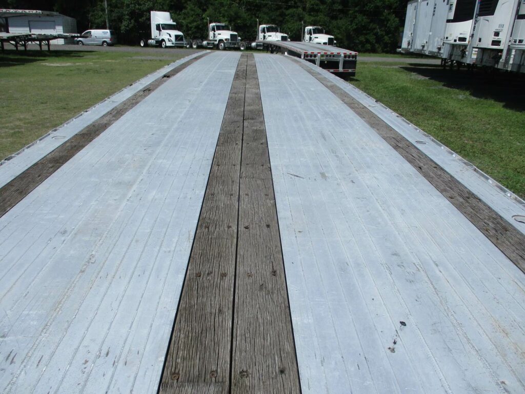 2010 Benson 48X102 SPREAD AXLE ALUMINUM FLATBED