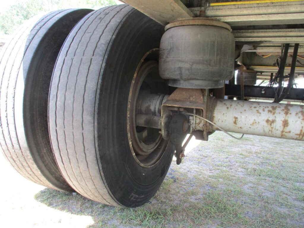 2010 Benson 48X102 SPREAD AXLE ALUMINUM FLATBED