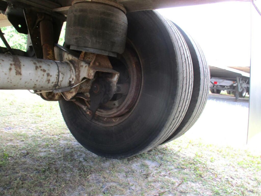 2010 Benson 48X102 SPREAD AXLE ALUMINUM FLATBED