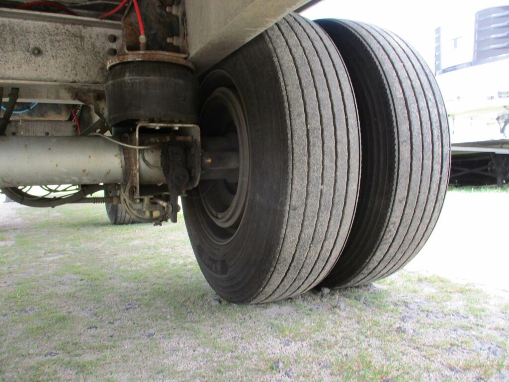 2011 Great Dane 48X102 ALUMINUM SPREAD AXLE