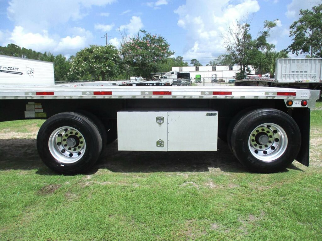 2020 UTILITY 48X102  SPREAD AXLE COMBO