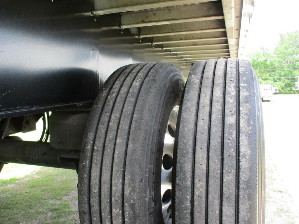 2020 UTILITY 48X102  SPREAD AXLE COMBO