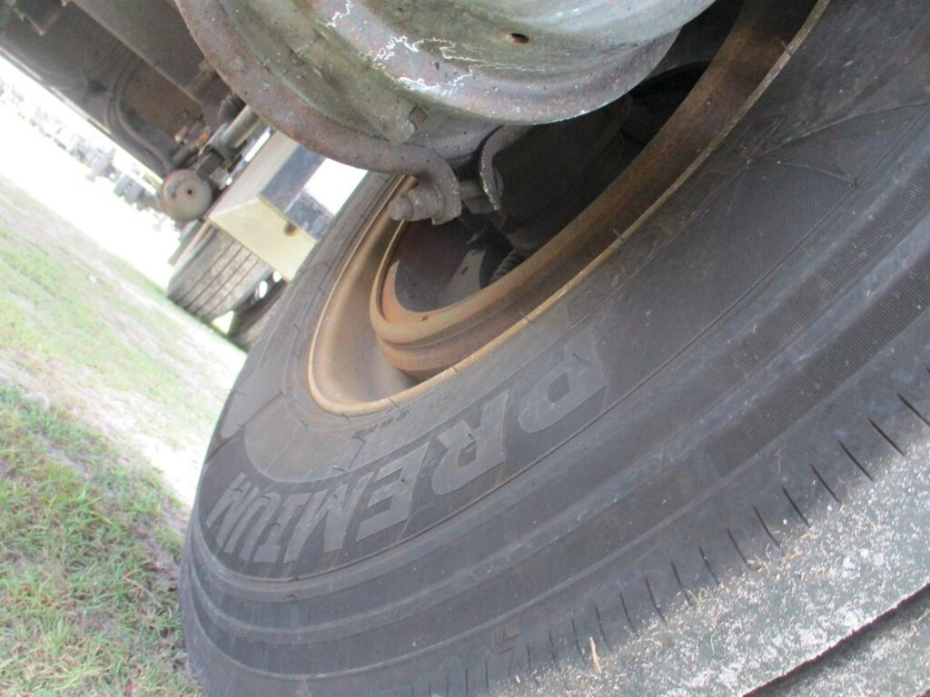 2020 UTILITY 48X102  SPREAD AXLE COMBO