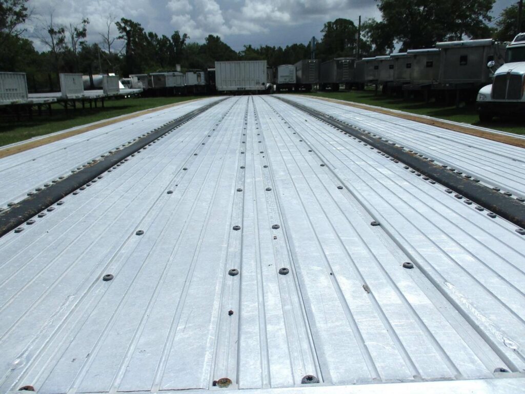 2020 UTILITY 48X102  SPREAD AXLE COMBO