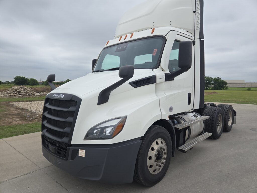 2020 Freightliner Day Cab