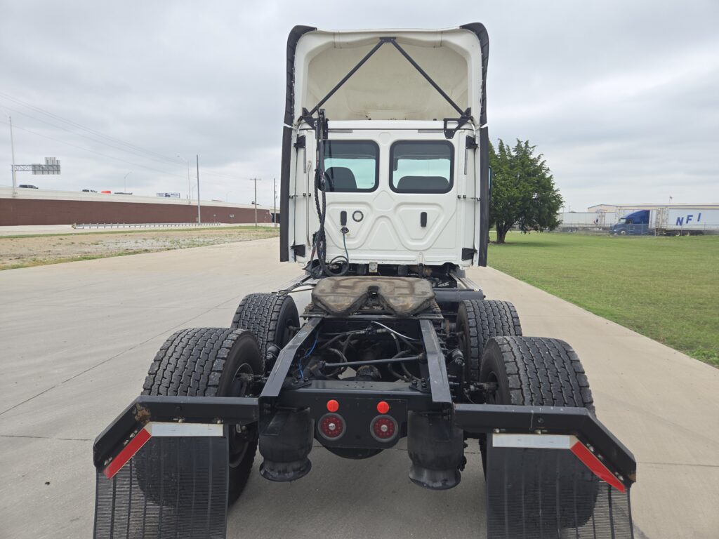 2020 Freightliner Day Cab