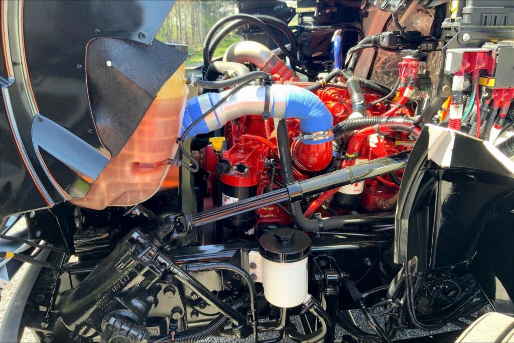 2020 CUM MV607 Medium Conventional