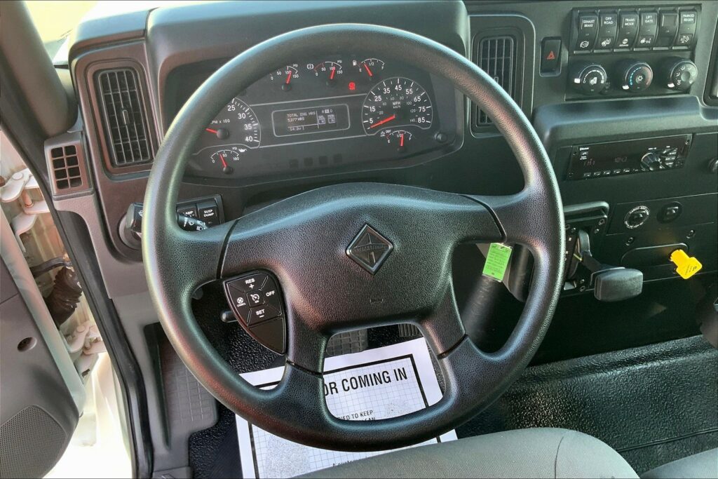 2020 CUM MV607 Medium Conventional