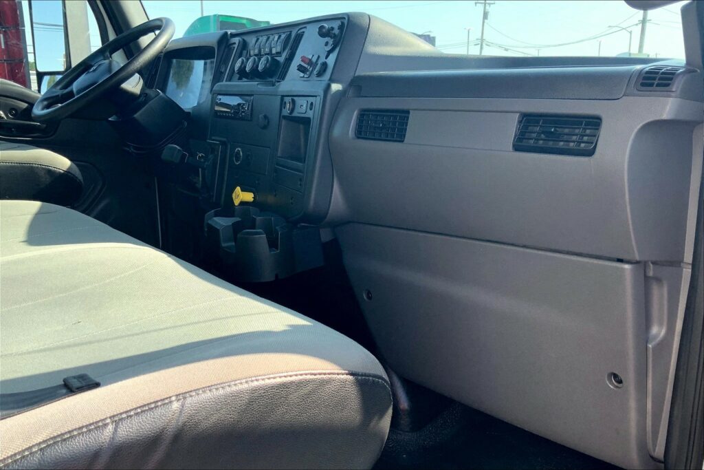 2020 CUM MV607 Medium Conventional