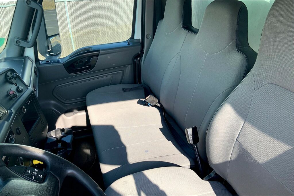 2020 CUM MV607 Medium Conventional