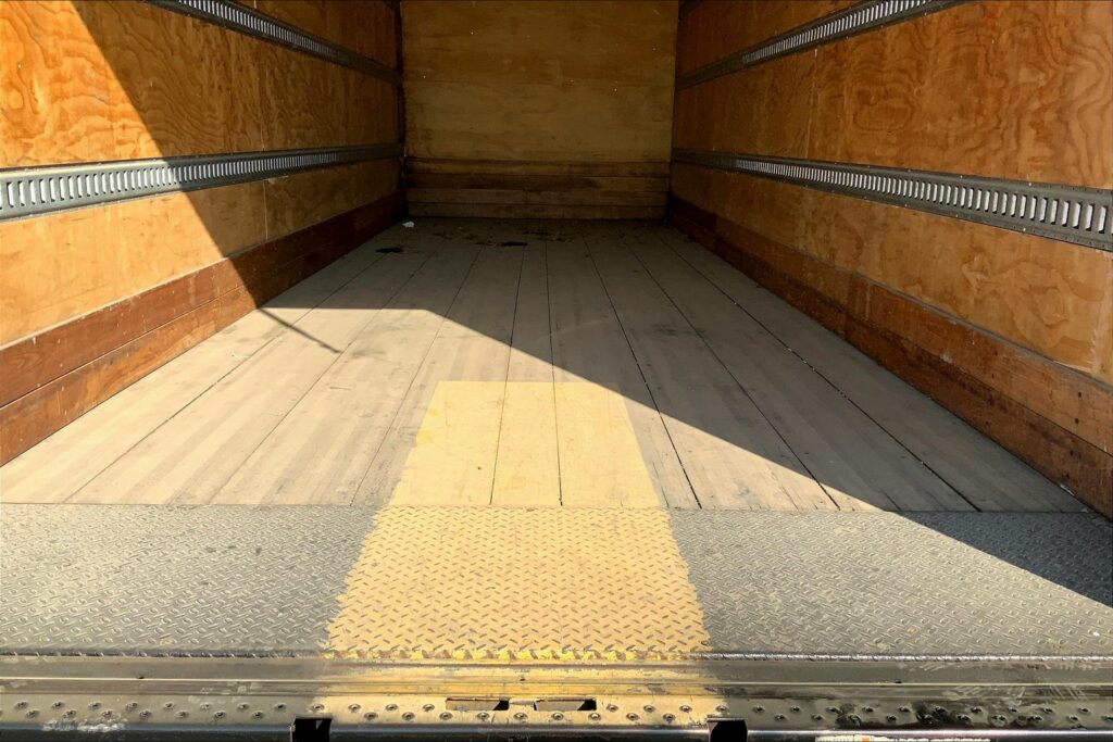 2020 CUM MV607 Medium Conventional