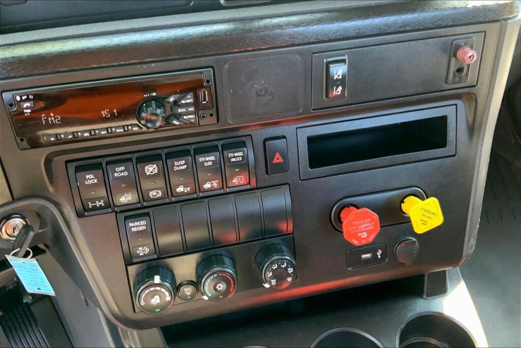 2020 CUM LT625 6×4 Day Cab