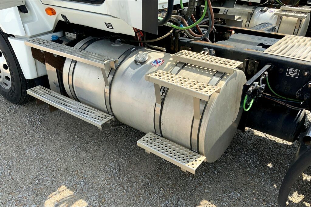 2020 CUM LT625 6×4 Day Cab