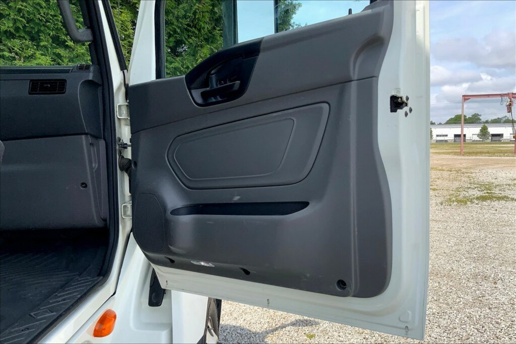 2020 CUM LT625 6×4 Day Cab