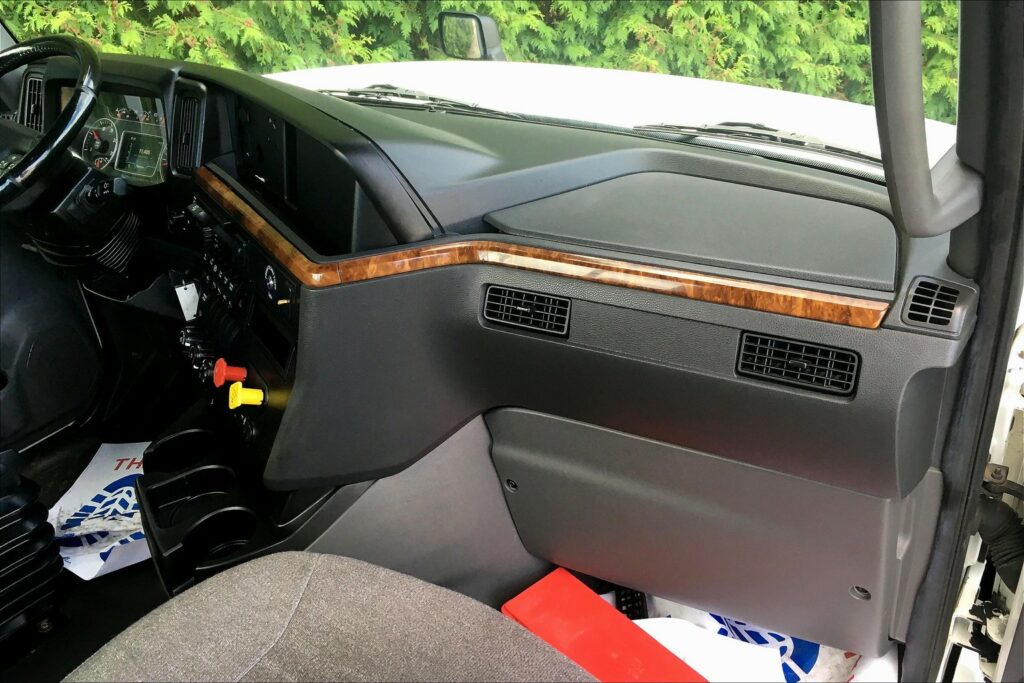 2020 CUM LT625 6×4 Day Cab