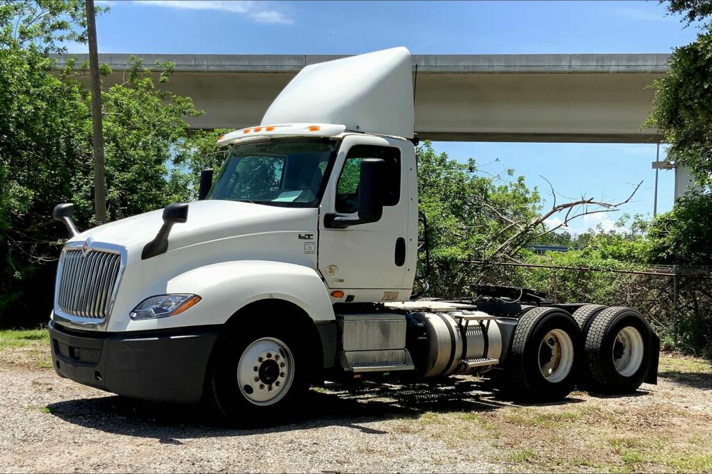 2019 INT LT625 6×4 Day Cab